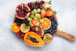tabla con frutas